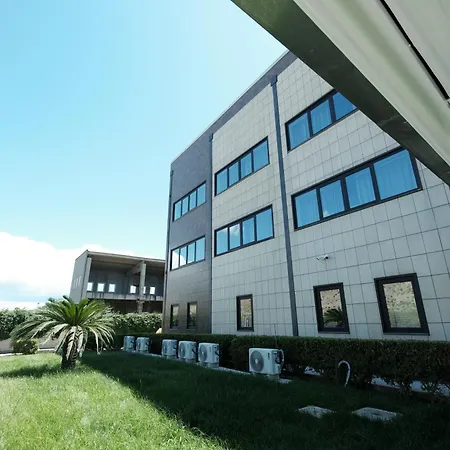 酒店 Western Grand 4*