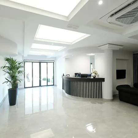 Western Grand 酒店