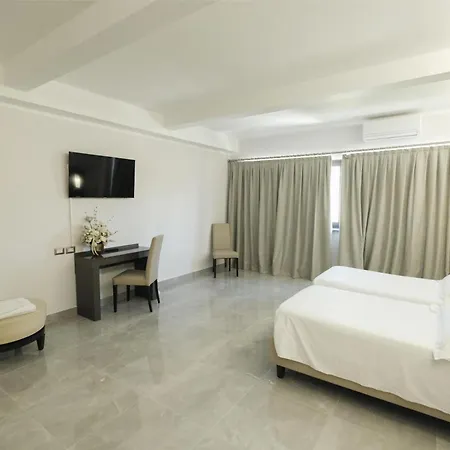 Western Grand Hotel 4*