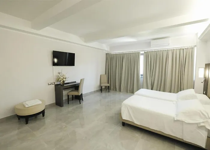 Western Grand Hotel 4*